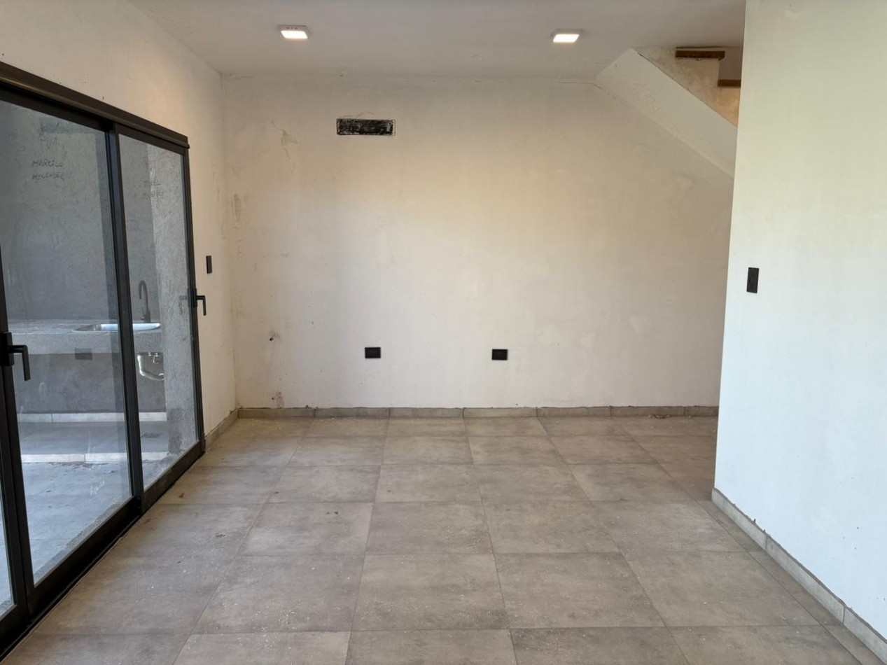 Se vende Duplex a ESTRENAR Docta Etapa 3