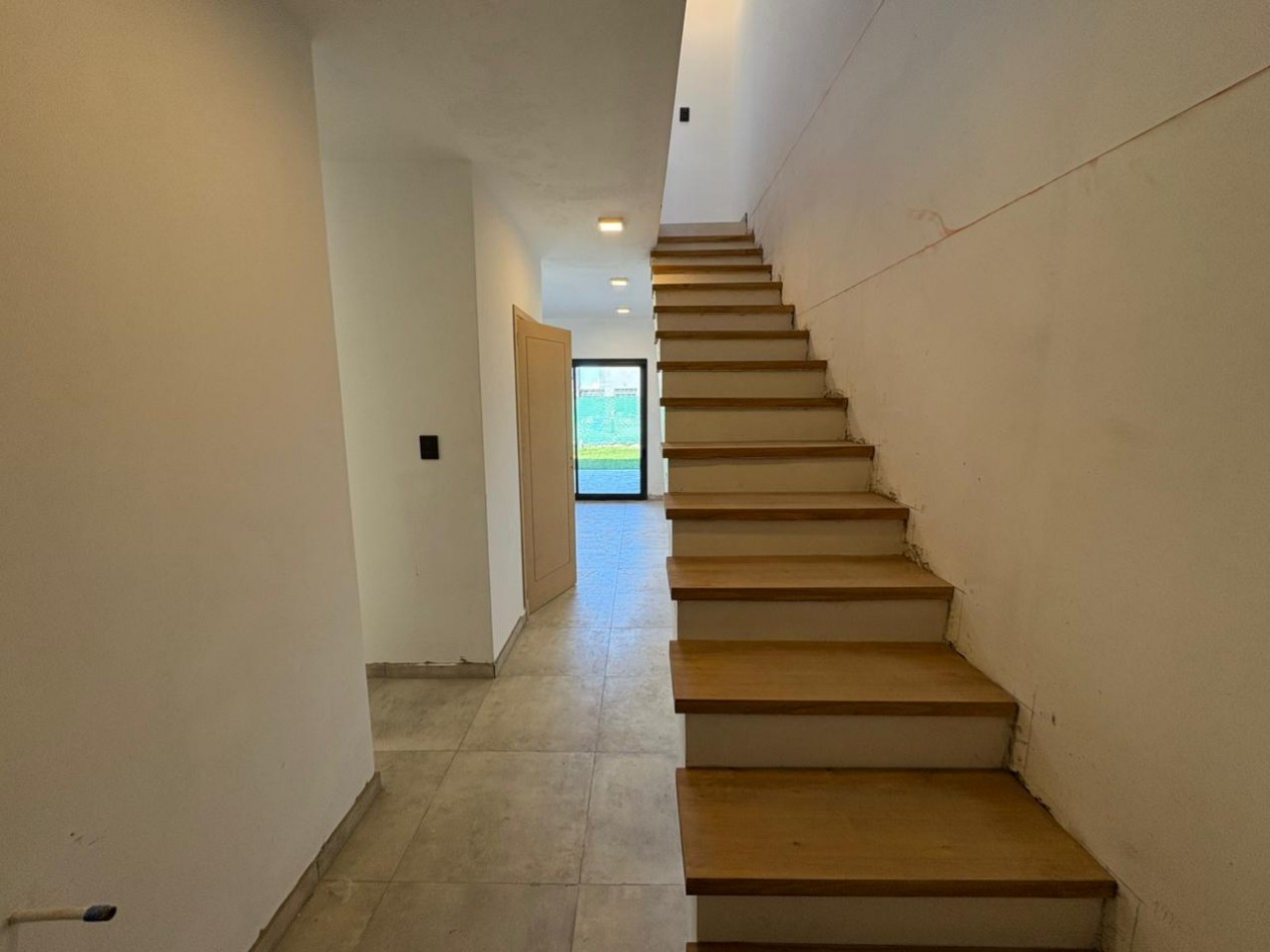 Se vende Duplex a ESTRENAR Docta Etapa 3