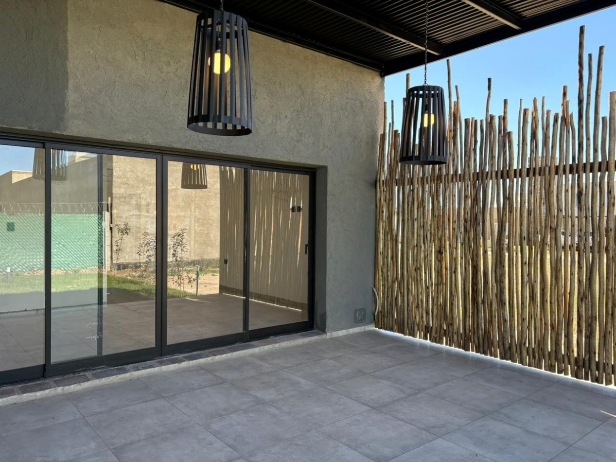 Se vende Duplex a ESTRENAR Docta Etapa 3