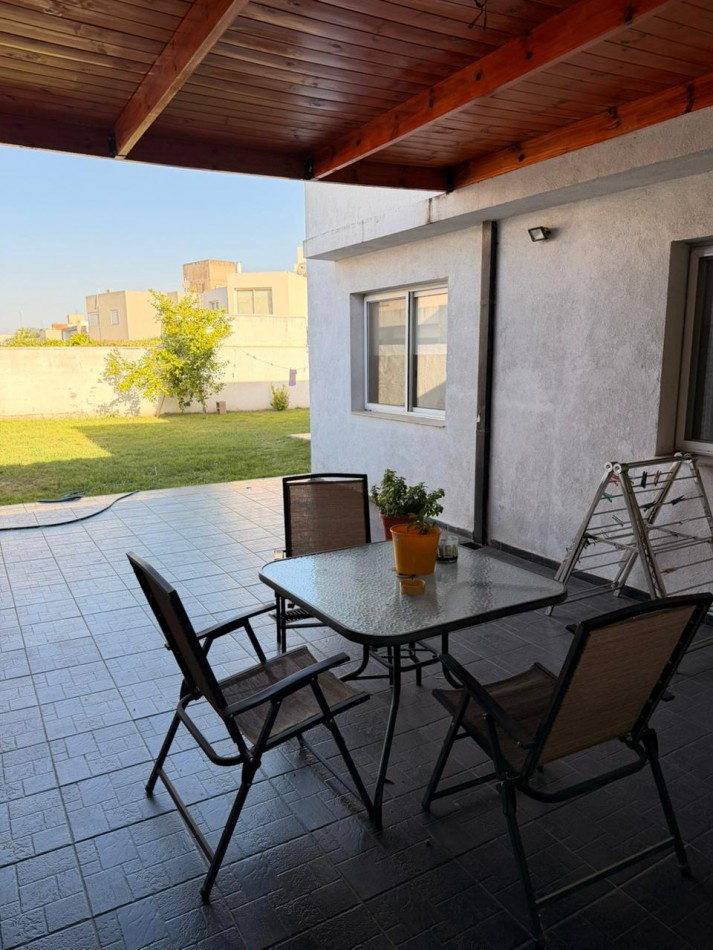 Se vende hermosa casa en Claros del Bosque