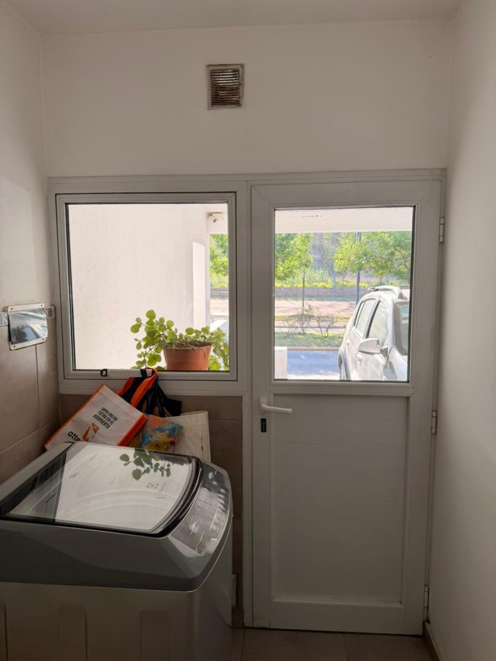 Se vende hermosa casa en Claros del Bosque