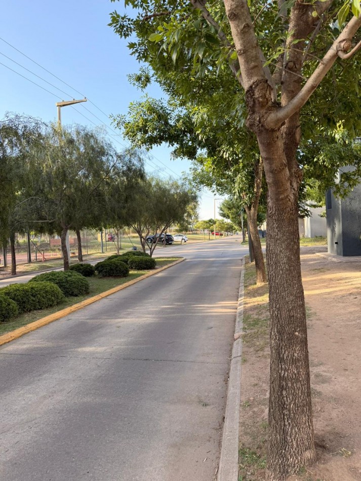 Se vende hermosa casa en Claros del Bosque