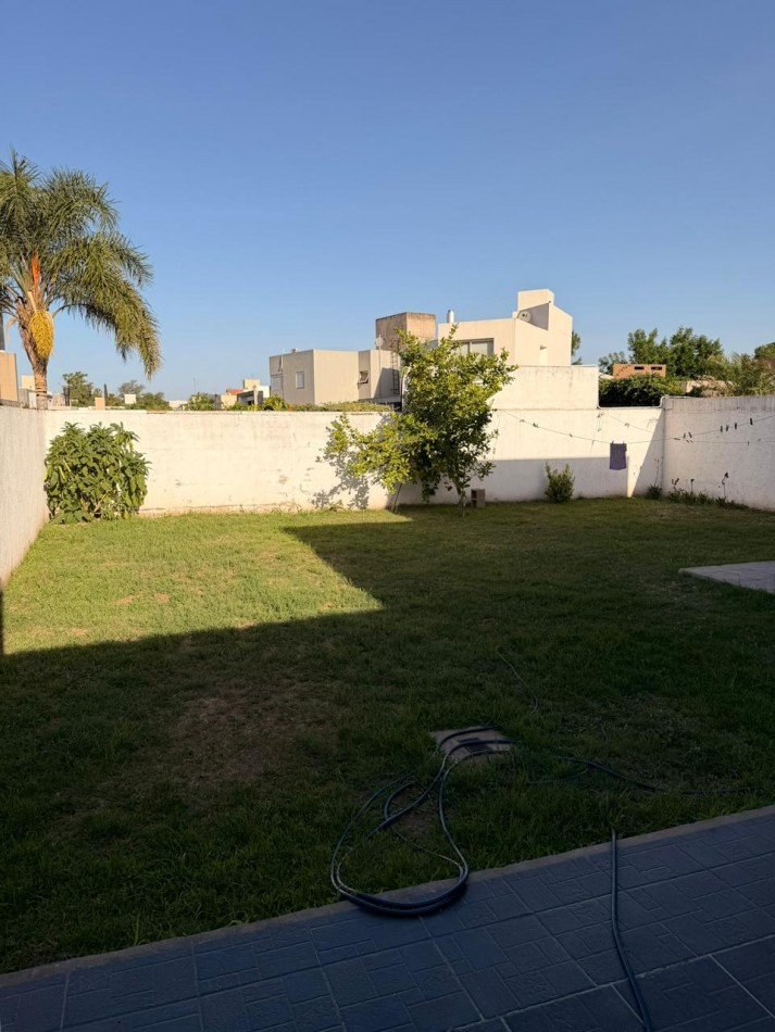 Se vende hermosa casa en Claros del Bosque