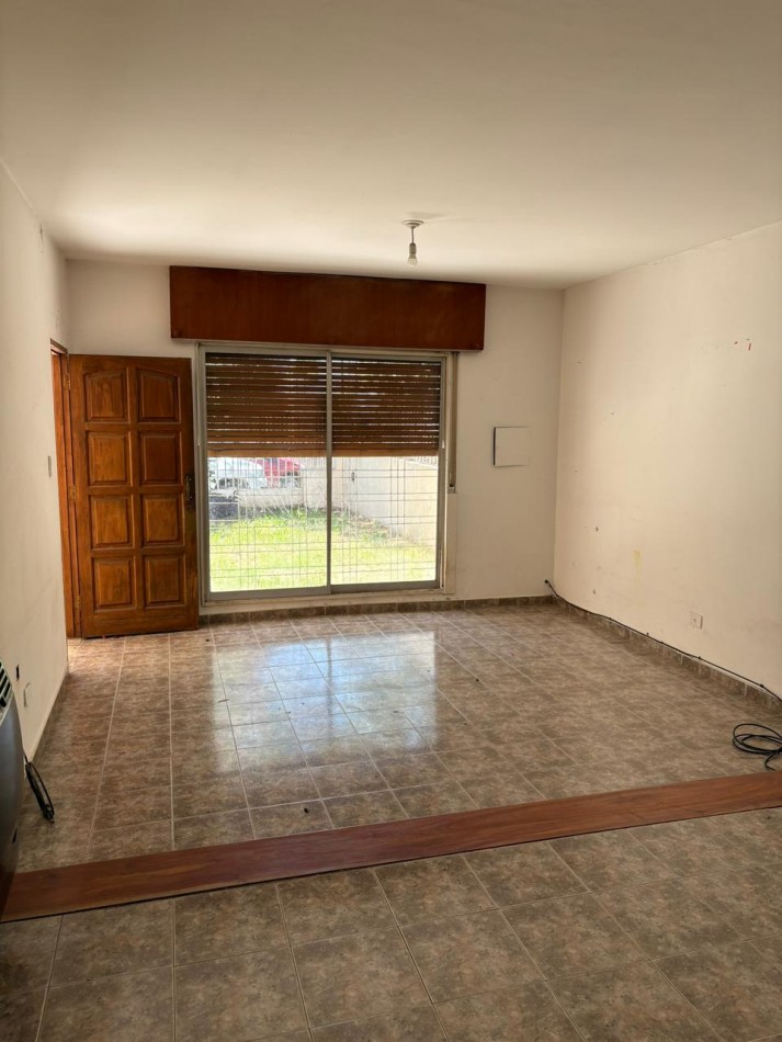 Se vende amplia casa en Tablada Park