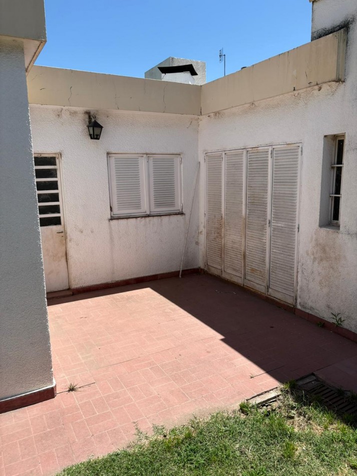 Se vende amplia casa en Tablada Park
