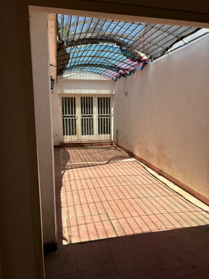 Se vende amplia casa en Tablada Park