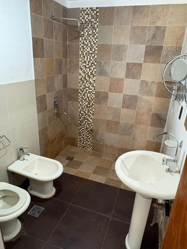 Se vende amplia casa en Tablada Park