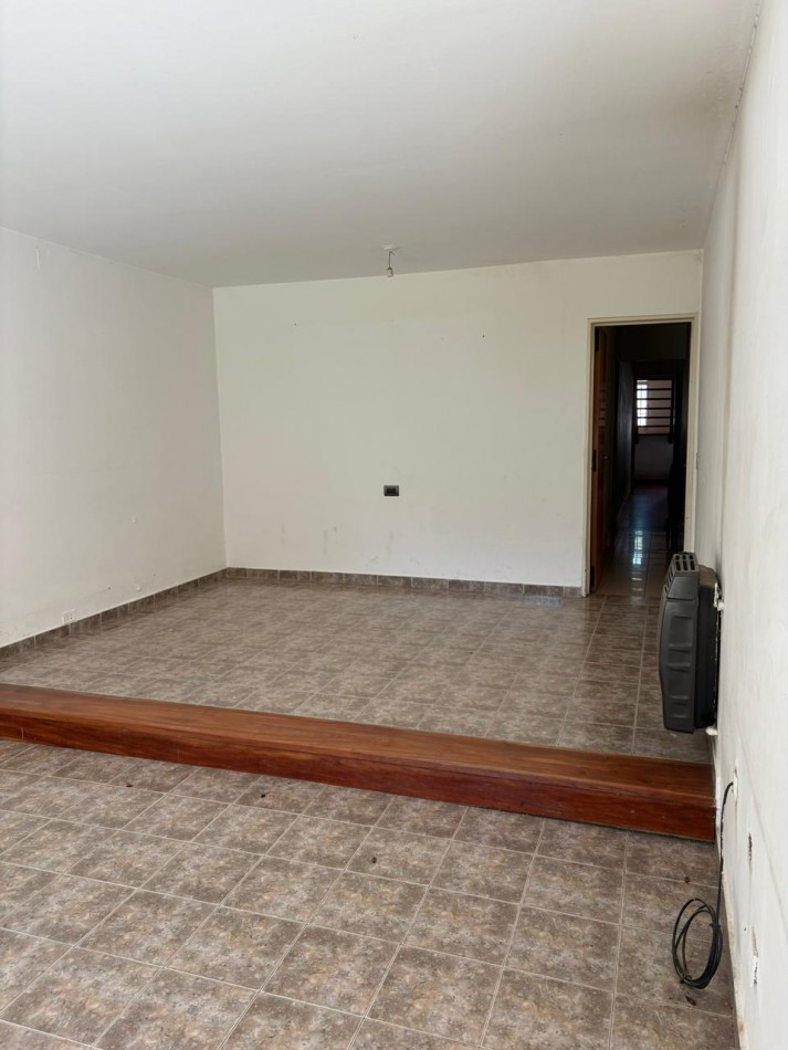Se vende amplia casa en Tablada Park
