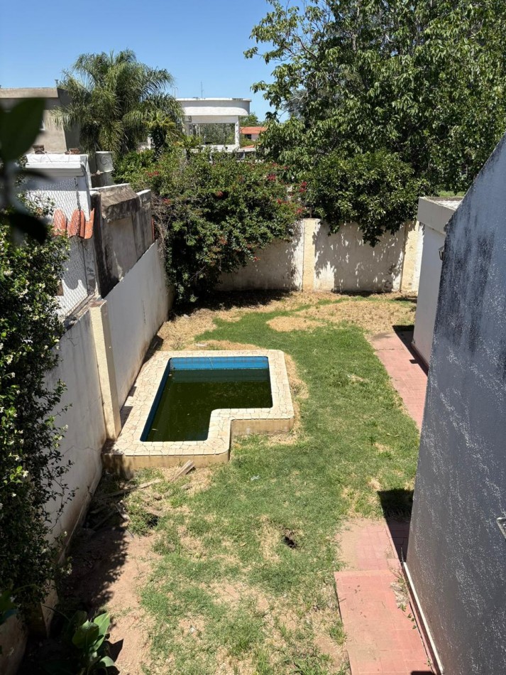 Se vende amplia casa en Tablada Park