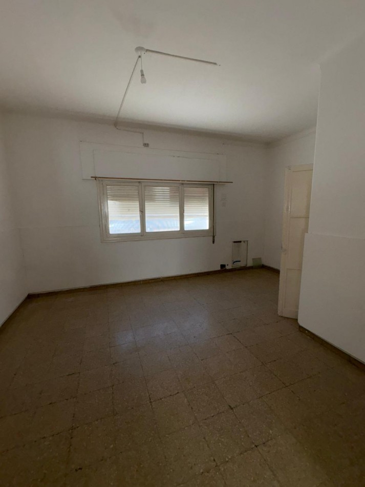 Se alquila Amplia casa Apto Comercio