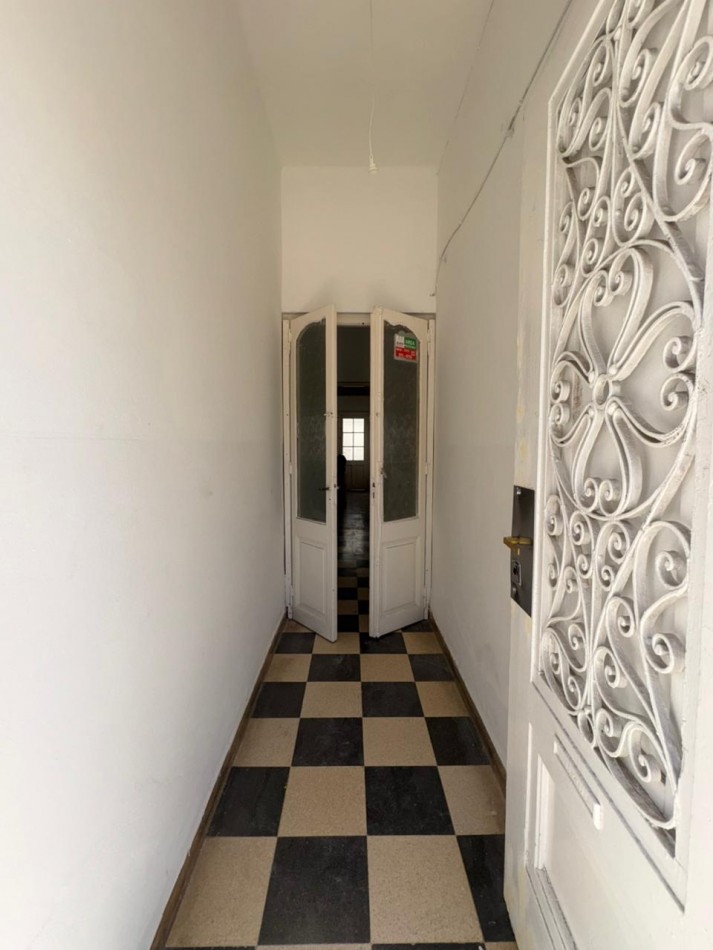 Se alquila Amplia casa Apto Comercio