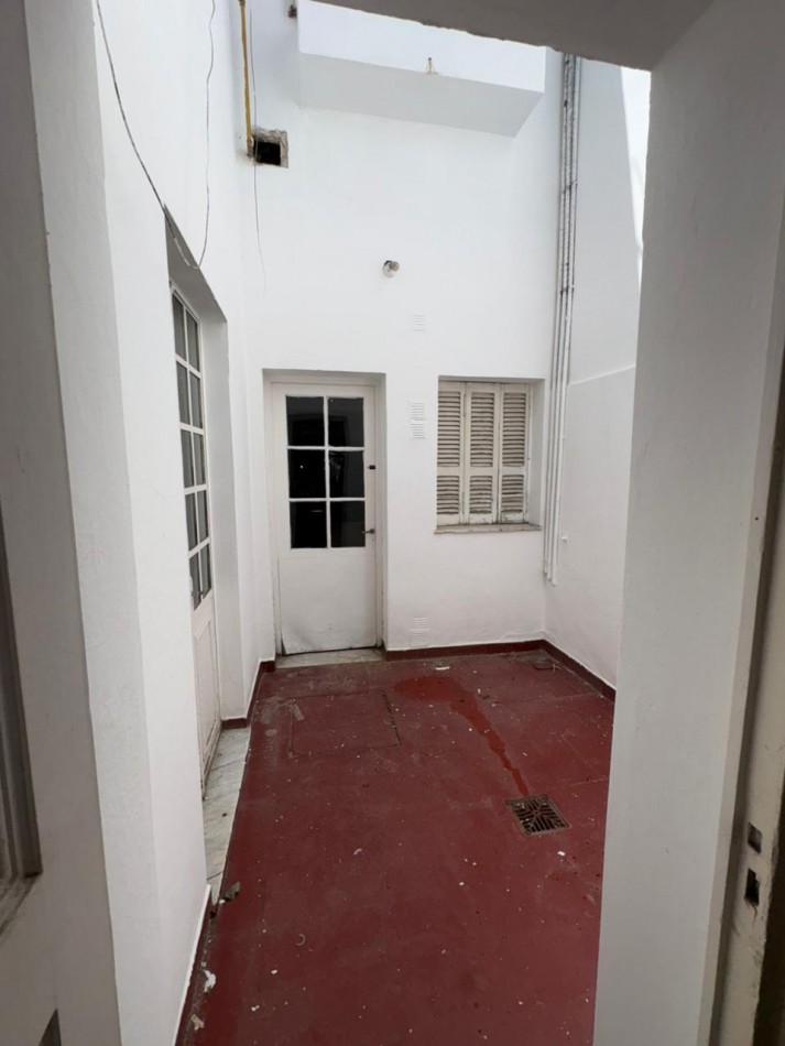 Se alquila Amplia casa Apto Comercio