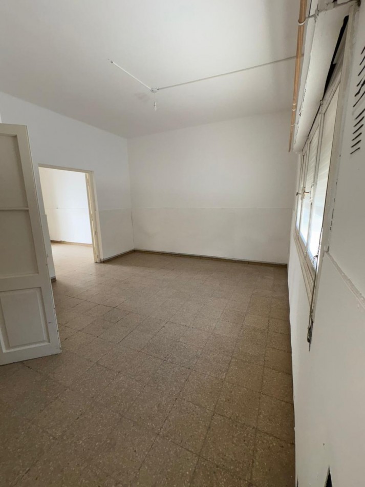 Se alquila Amplia casa Apto Comercio