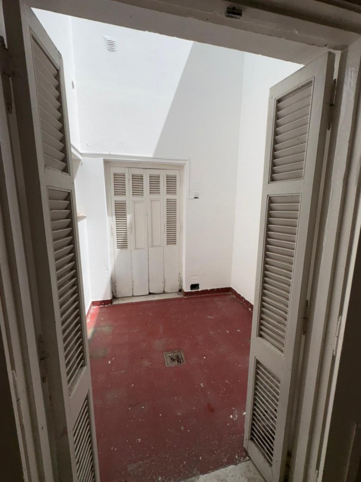 Se alquila Amplia casa Apto Comercio