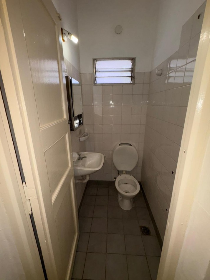 Se alquila Amplia casa Apto Comercio