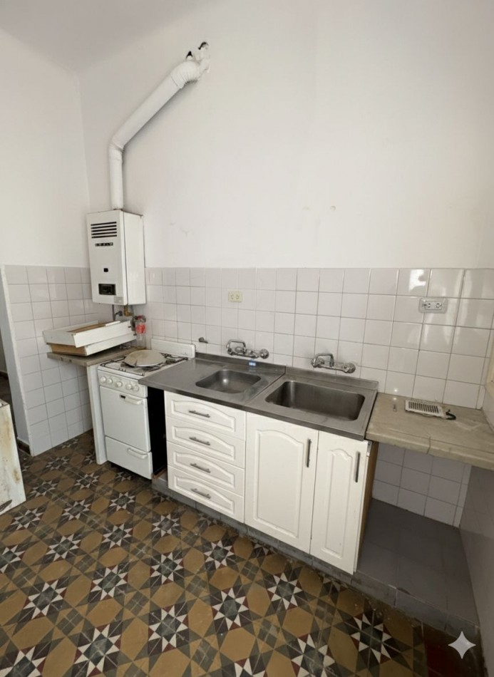 Se alquila Amplia casa Apto Comercio