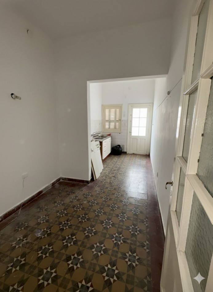 Se alquila Amplia casa Apto Comercio