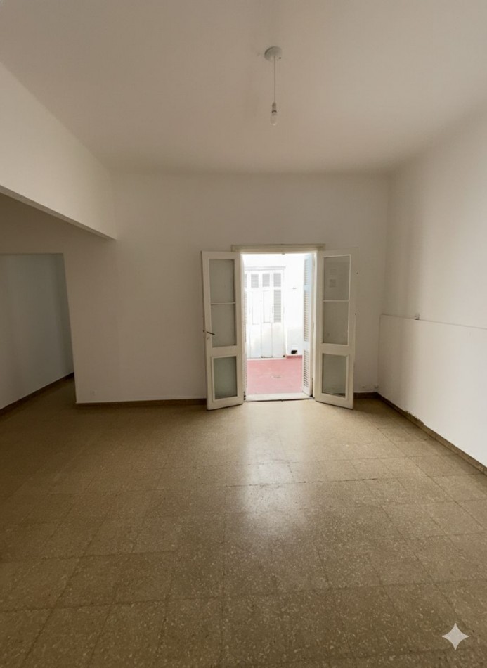 Se alquila Amplia casa Apto Comercio