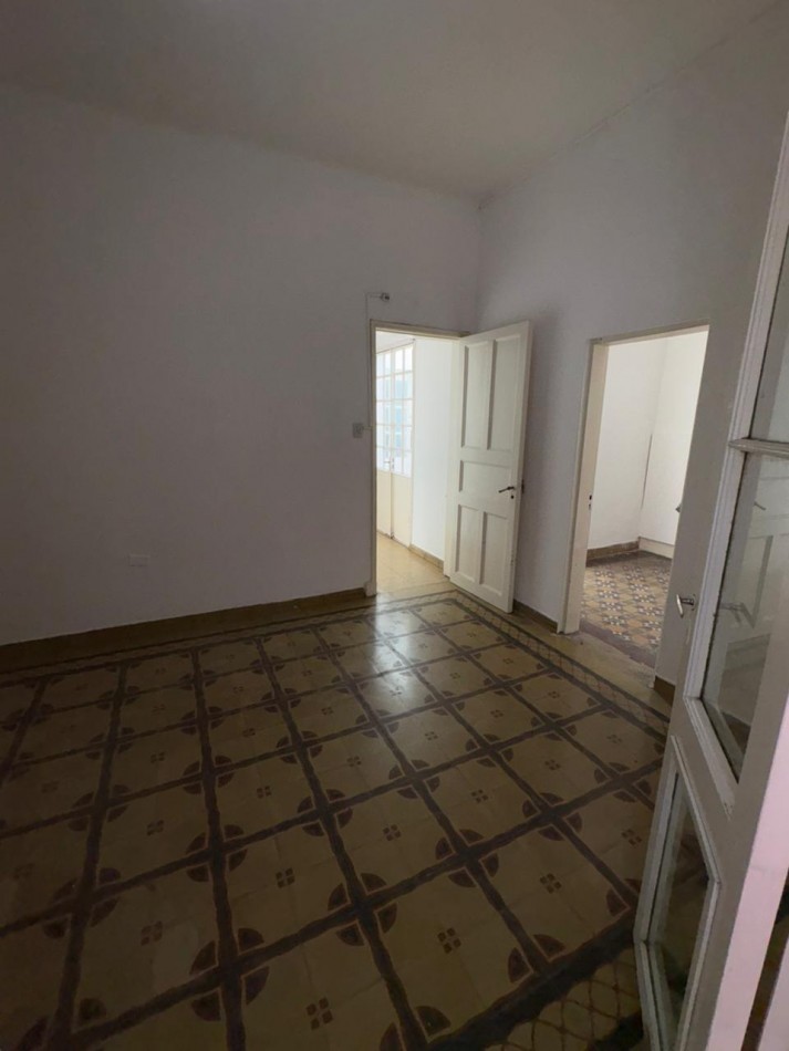 Se alquila Amplia casa Apto Comercio