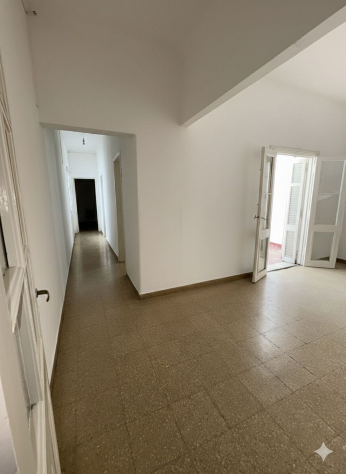 Se alquila Amplia casa Apto Comercio