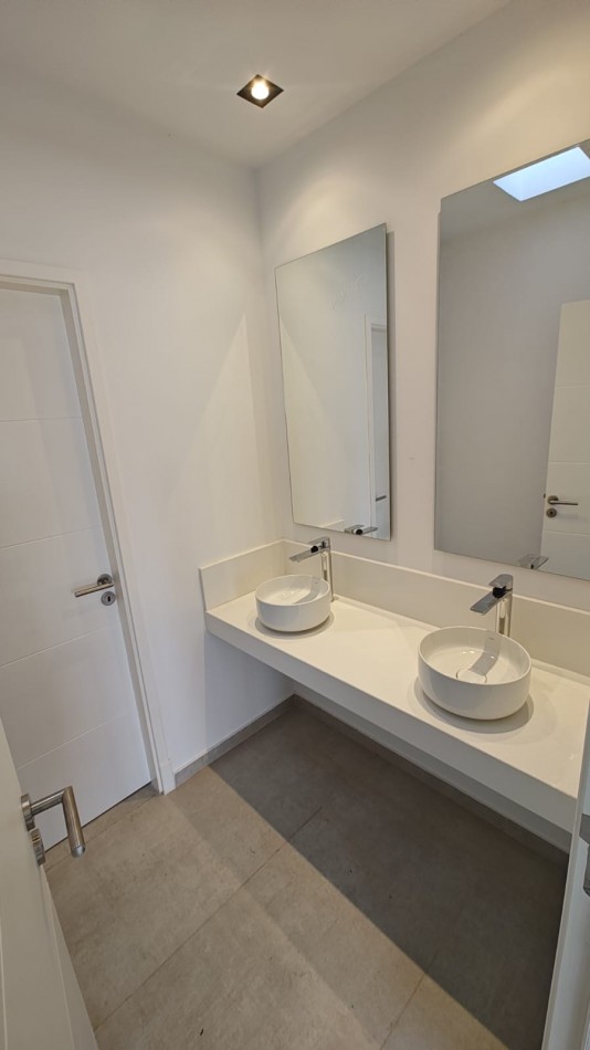 Casa con dormitorio en planta baja en Rincones de Manantiales