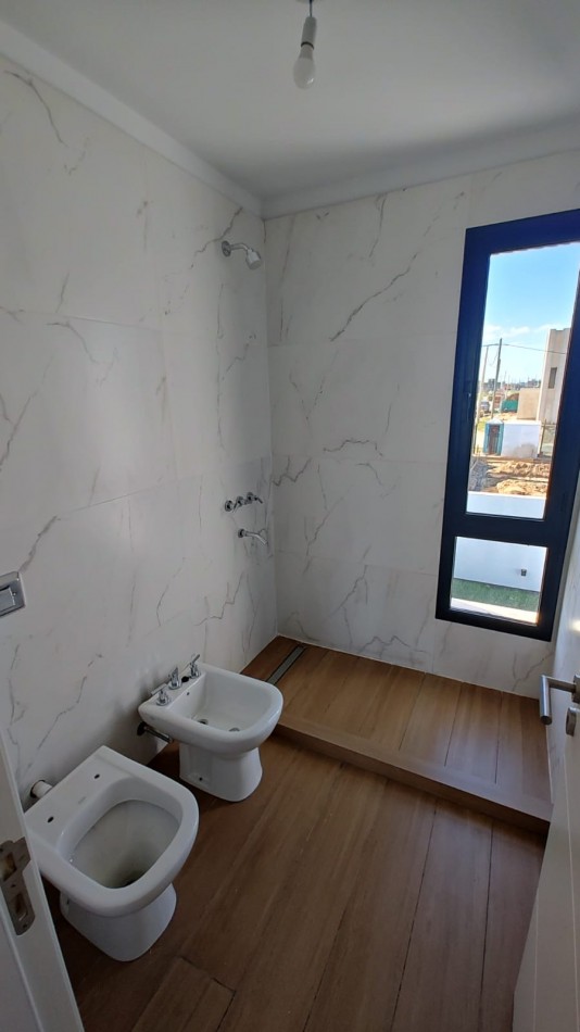 Casa con dormitorio en planta baja en Rincones de Manantiales