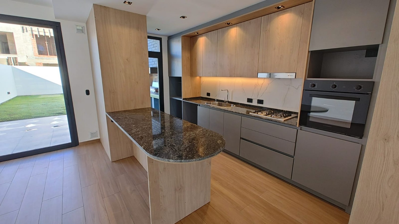 Se vende hermoso Duplex Campo Chico