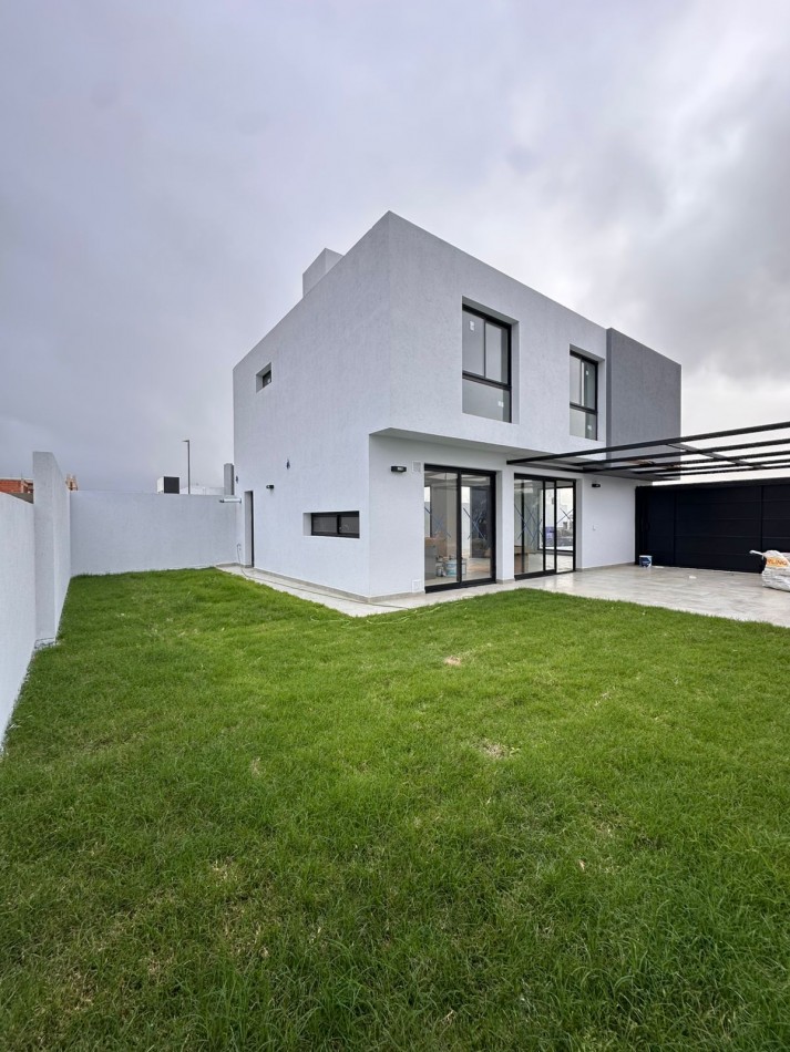 Casa en venta en Barrio Rincones de Manantiales