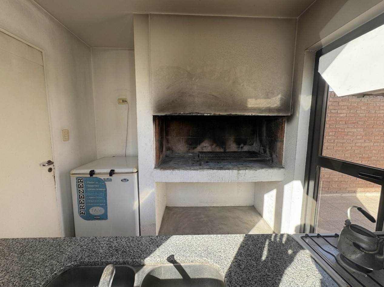 Se vende amplio departamento en Nueva Cordoba