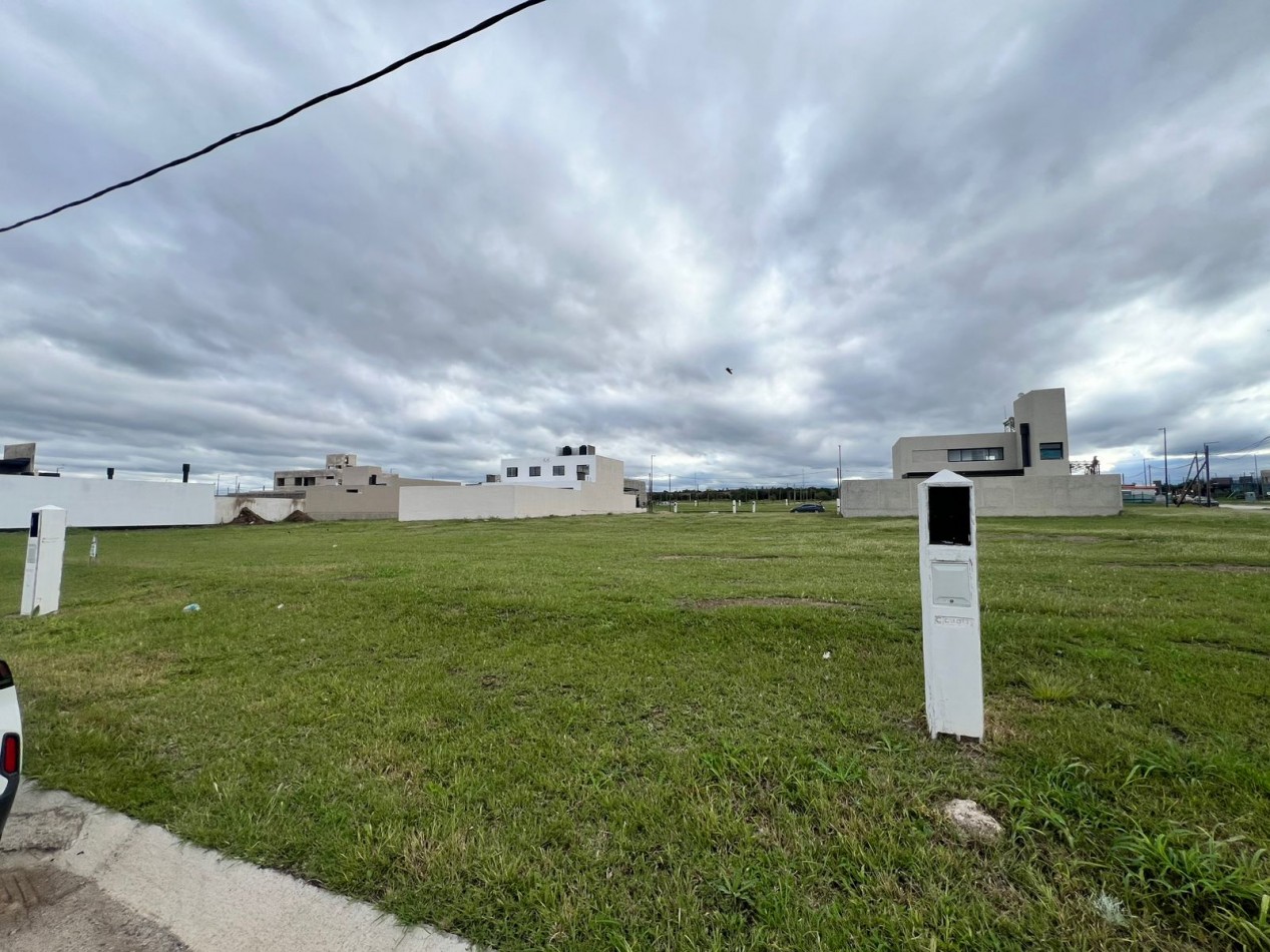 Se vende terreno en Barrio Docta
