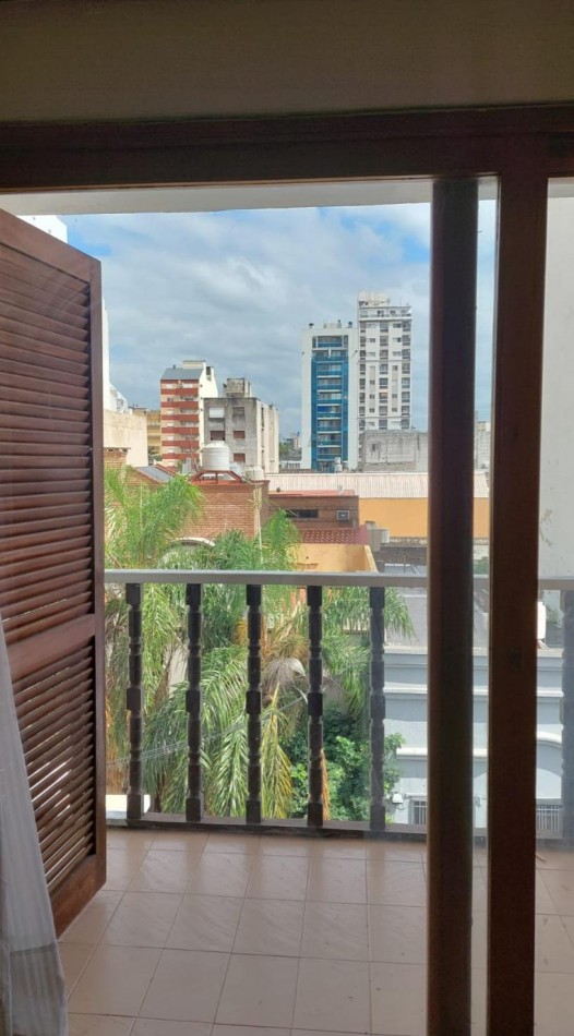 Departamento en alquiler de 3 dormitorios - 150 m² - Centro - Balcon al frente