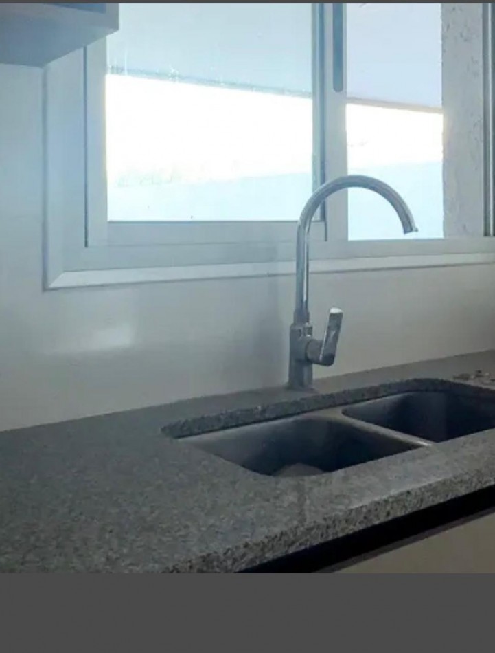 SE VENDE HERMOSO DUPLEX TRES DORMITORIOS ZONA NORTE