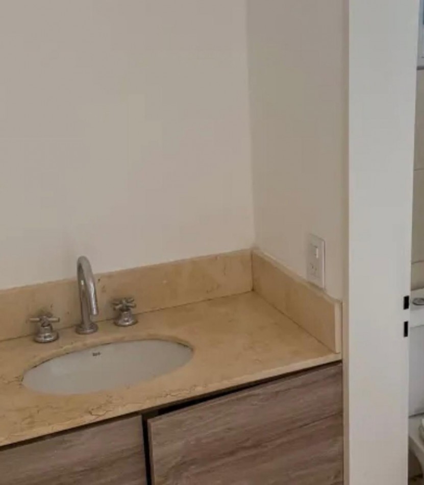 SE VENDE HERMOSO DUPLEX TRES DORMITORIOS ZONA NORTE