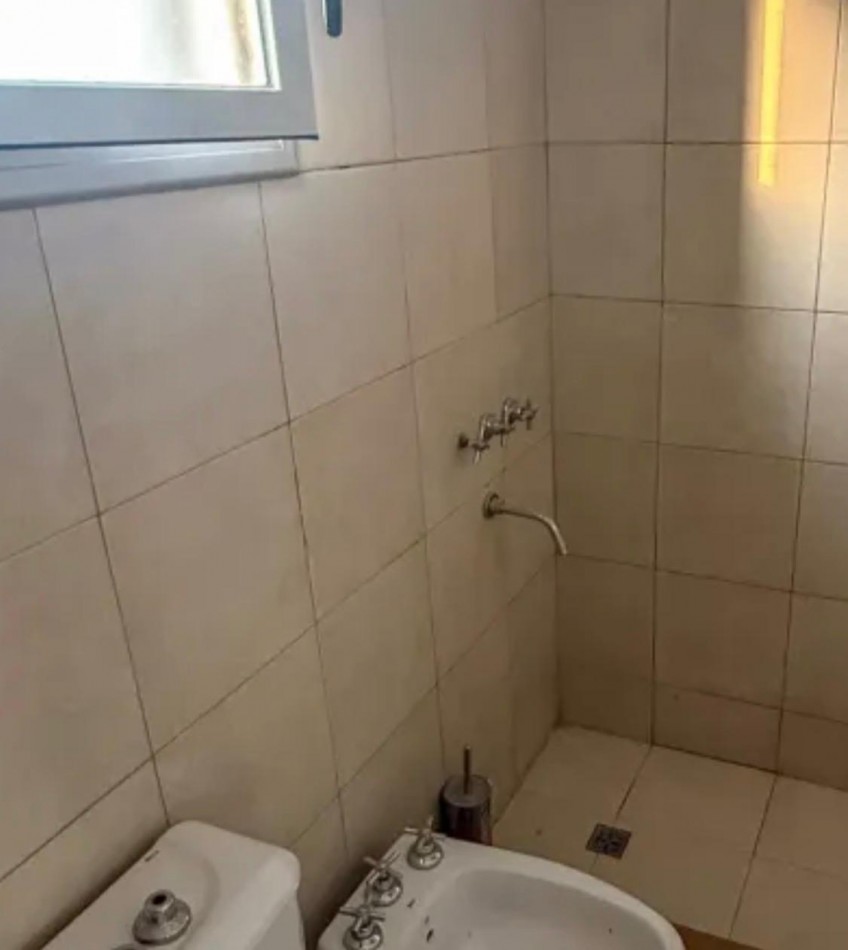 SE VENDE HERMOSO DUPLEX TRES DORMITORIOS ZONA NORTE