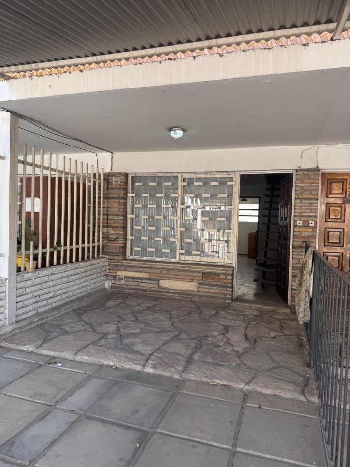 Se alquila hermoso duplex en calle Rio negro