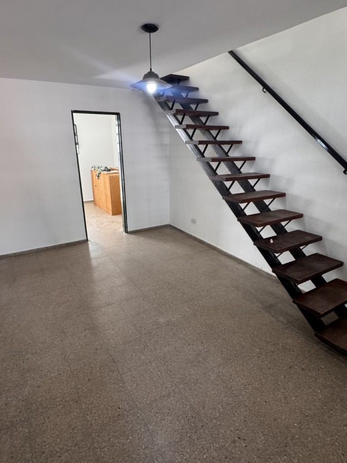 Se alquila hermoso duplex en calle Rio negro