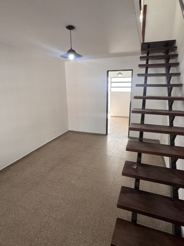 Se alquila hermoso duplex en calle Rio negro
