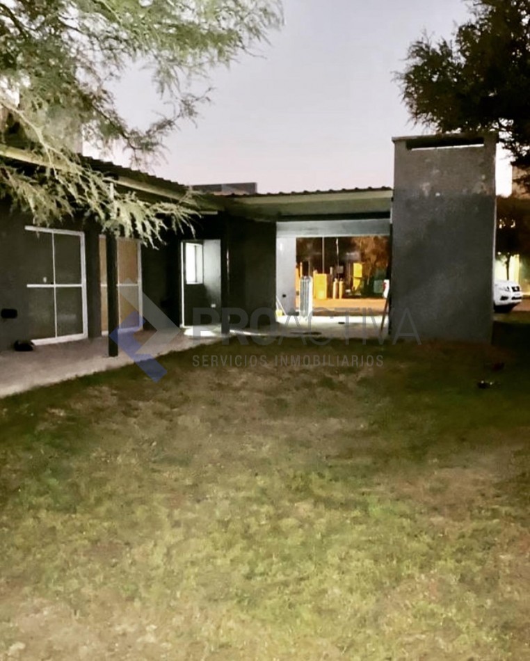 Alquilo casa en Villa Catalina 