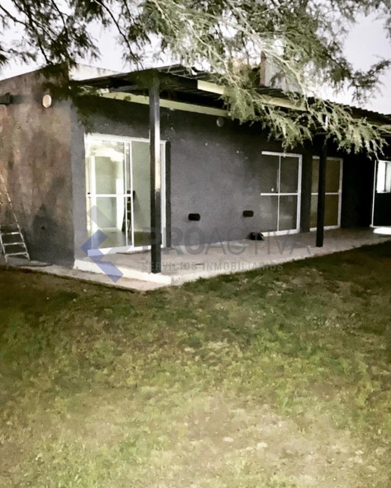 Alquilo casa en Villa Catalina 