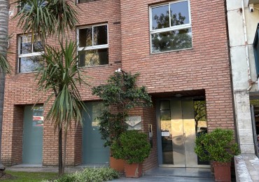Se alquila amplio Dpto sobre Poeta Lugones