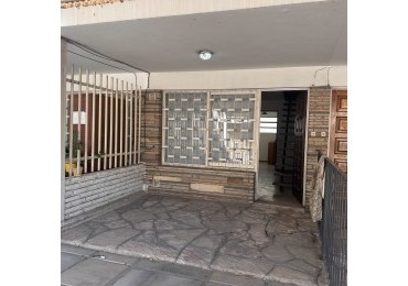 Se alquila hermoso duplex en calle Rio negro
